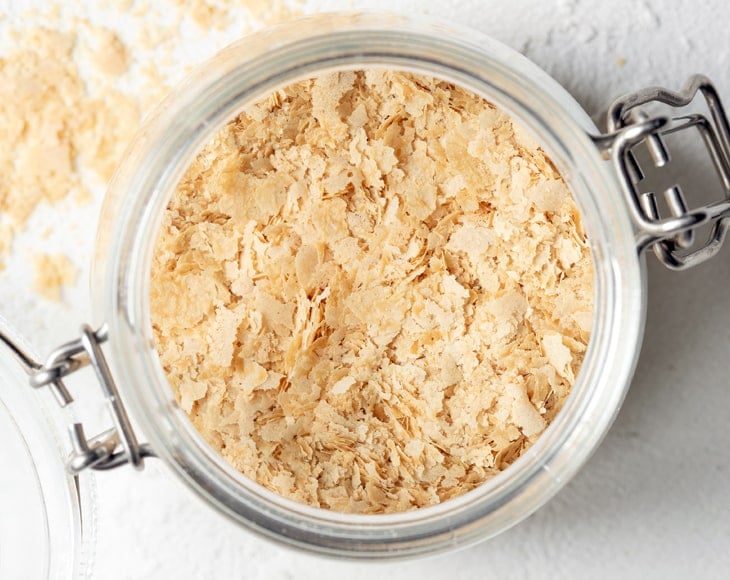 conventional-nutritional-yeast-large-flakes-2-min